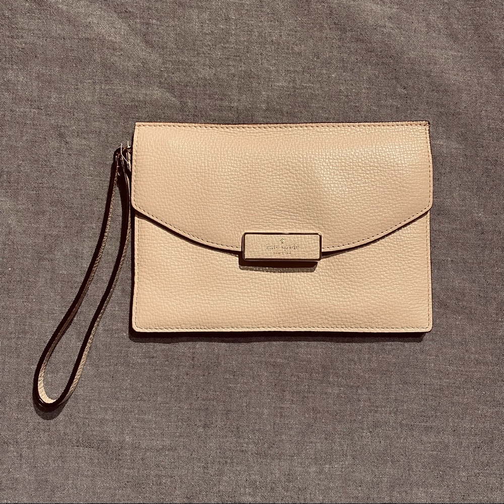 Kate Spade ♠️ Light Pink Wristlet